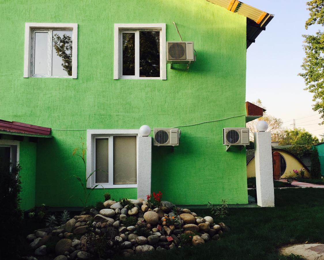 Alma Cinema Hostel Koktobe Exterior photo